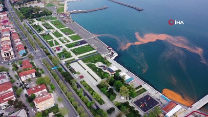Marmara Denizi yine turuncuya büründü