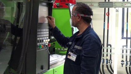 Yüzün tamamını koruyan maske üretildi