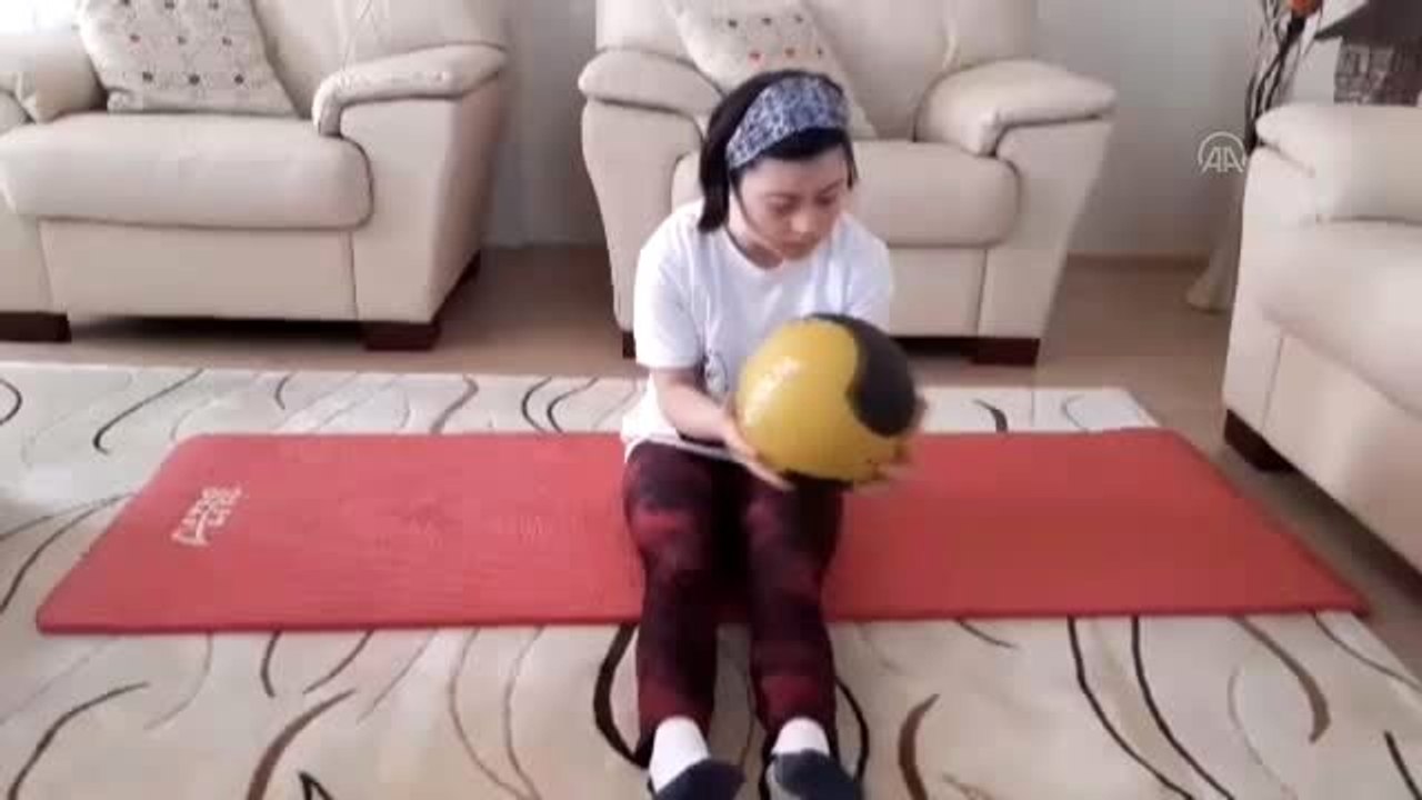 Down sendromlu milli sporcu, dünya şampiyonasına "evde" hazırlanıyor
