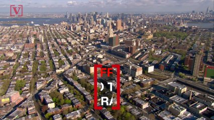 Elementary School Teacher Camps Out at Coffee Shop, Teaches Outside Each Morning