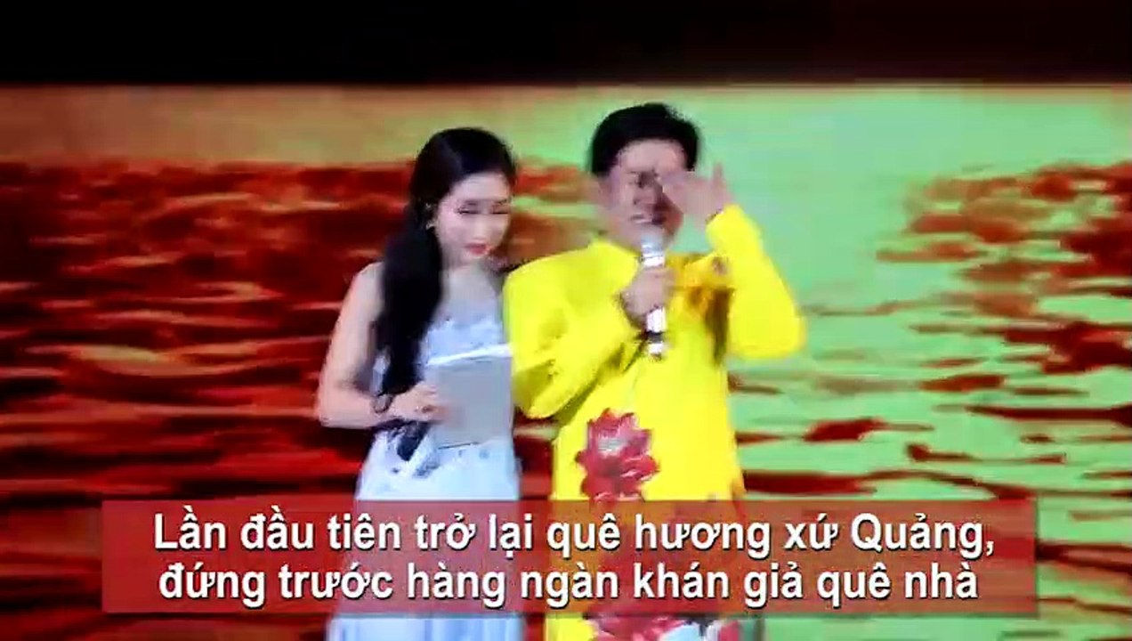 Trường Giang khóc nức nở trên sân khấu khi lần đầu trở về quê hương Quảng Nam