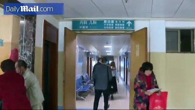 Phẫu thuật bỏ nấm mọc trong bụng người