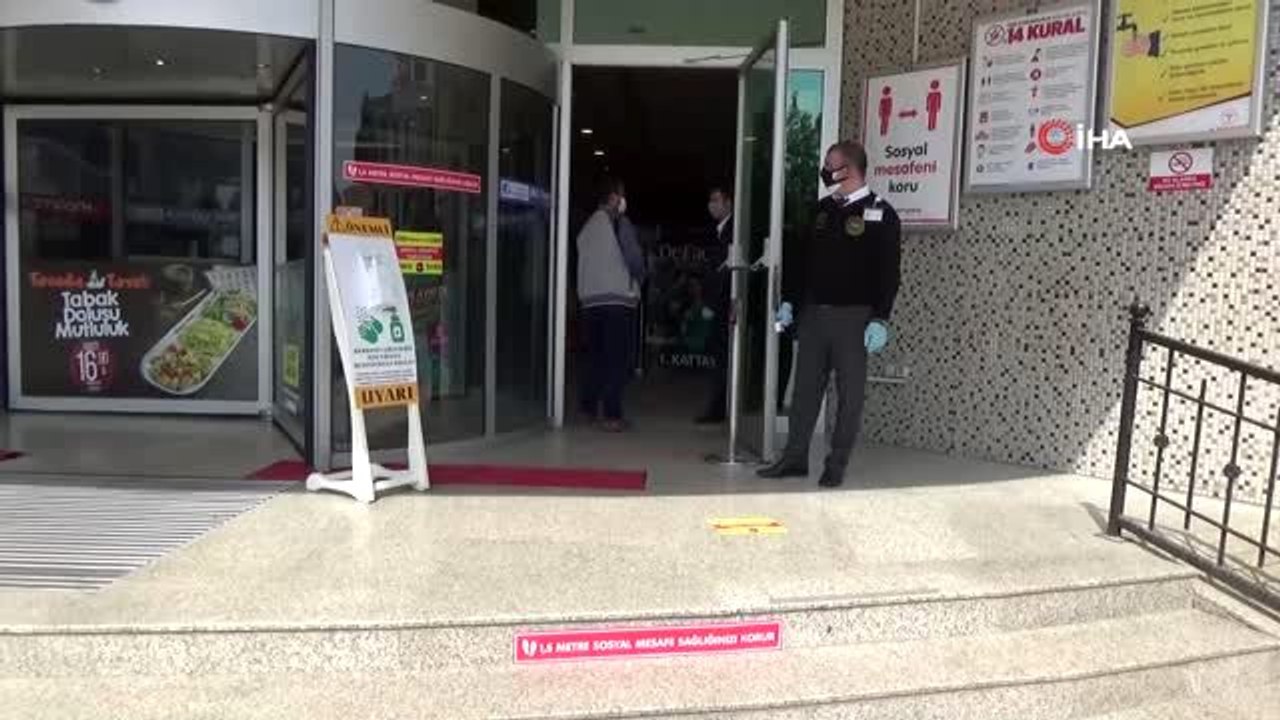 AVM'ler açıldı