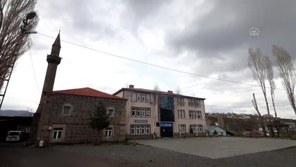 Ardahan'ın tarihi Dervişbey Camisi'nde ramazanda Kovid-19 burukluğu