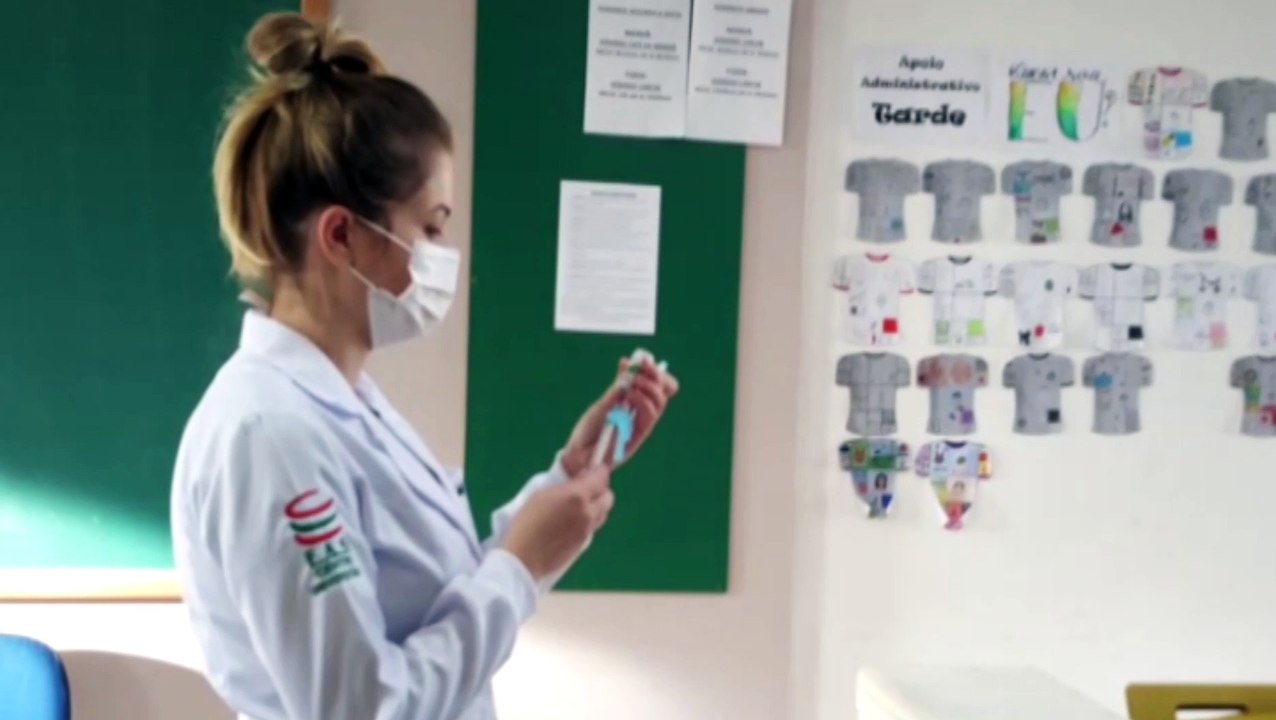 Cascavelenses buscam a vacina contra a gripe; terceira fase será em duas etapas