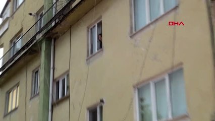 ZONGULDAK 3'üncü katın penceresinden düşen Abdullah yaralandı