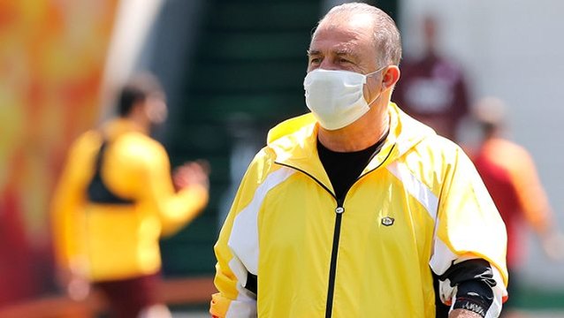 Koronavirüsü atlatan Fatih Terim, takımının başında antrenmana çıktı