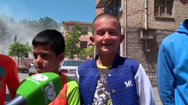 Turizëm mes inertesh/ Durrës, atje ku po shkatërrohen godinat e dëmtuara nga tërmeti