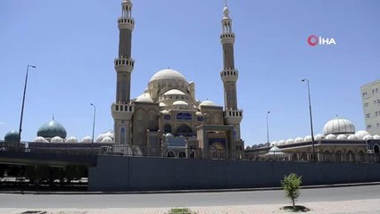 - IKBY'de 2 ay sonra camiler tekrar açıldı