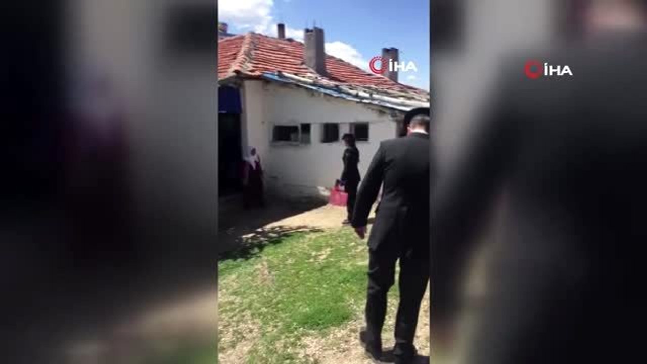 - Jandarma'dan Anneler günü ziyaretleri- Ankara İl Jandarma Komutanlığı ekipleri Şehit Aileleri ve...