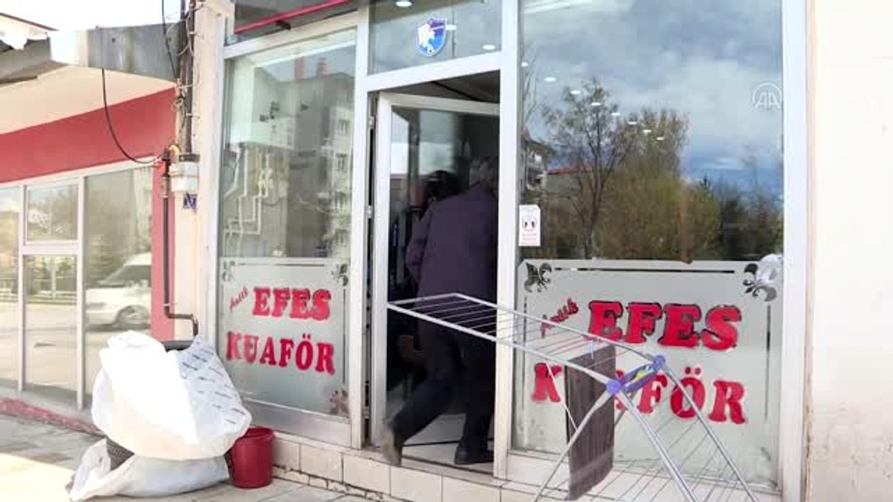 Doğu'da berber, kuaför ve güzellik merkezleri yeniden faaliyette