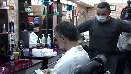 Sultanbeyli'nde kuaför ve berber salonları bereket duasıyla açıldı