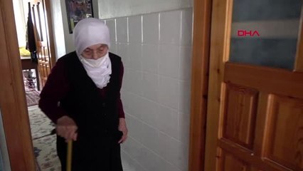İZMİR Cumhurbaşkanı hayranı 106 yaşındaki Fadime nine çocukluğundan beri oruç tutuyor