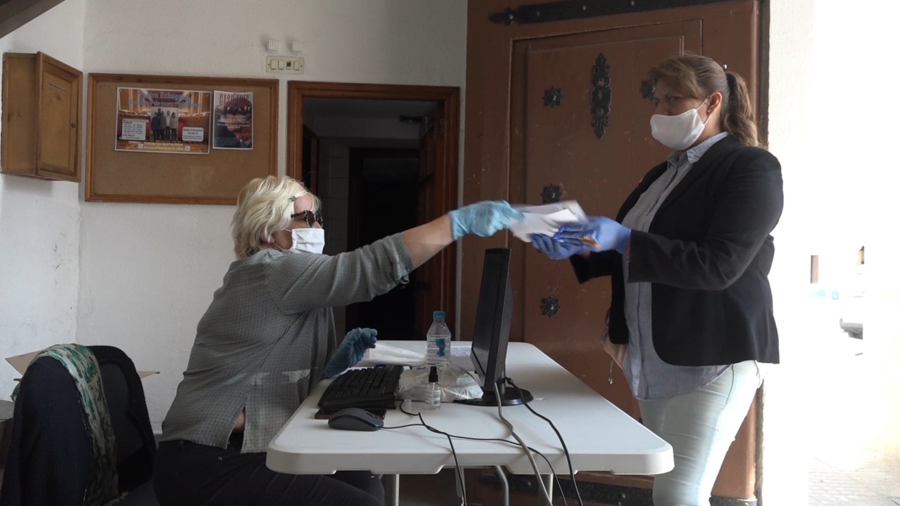 Ontinyent reparte mascarillas en primer día en fase 1 de desescalada