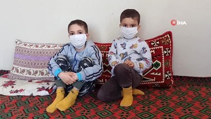 Aynı hastalığa yakalanan 2 kardeş uzanacak yardım elini bekliyor