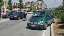 Ora News - Aksident në Vlorë, automjeti përplas këmbësoren
