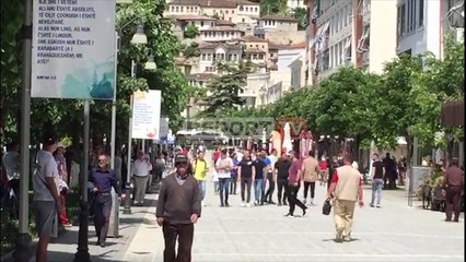 Report TV - Berati i rikthehet normalitetit, por qytetarët harrojnë respektimin e masave të sigurisë