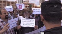 Ratusan Warga Irak Protes Gajinya Belum Dibayar