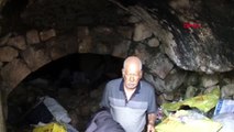 MERSİN 'Mersinli Robinson' 15 yıldır mağarada yaşıyor
