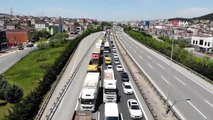 Kısıtlamanın ardından Tuzla'da İstanbul'a giriş-çıkış denetiminde uzun araç kuyruğu oluştu