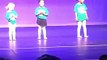 Une institutrice se ridiculise pendant le spectacle de danse de l'école