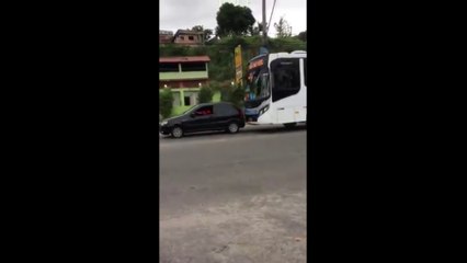 Ce conducteur n'aurait pas du chercher le chauffeur du bus
