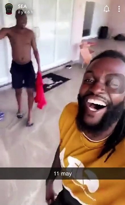 Emmanuel Adebayor rend hommage à Bob Marley en fredonnant une de ses chansons célèbres
