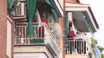 Vecinos de Aranjuez aplauden a los sanitarios