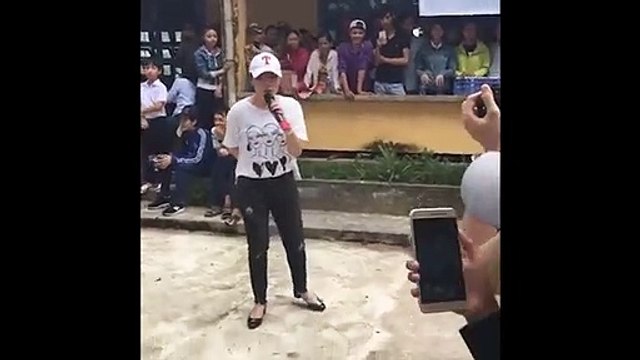 Chết cười với bản siêu lầy của họa mi tóc nâu