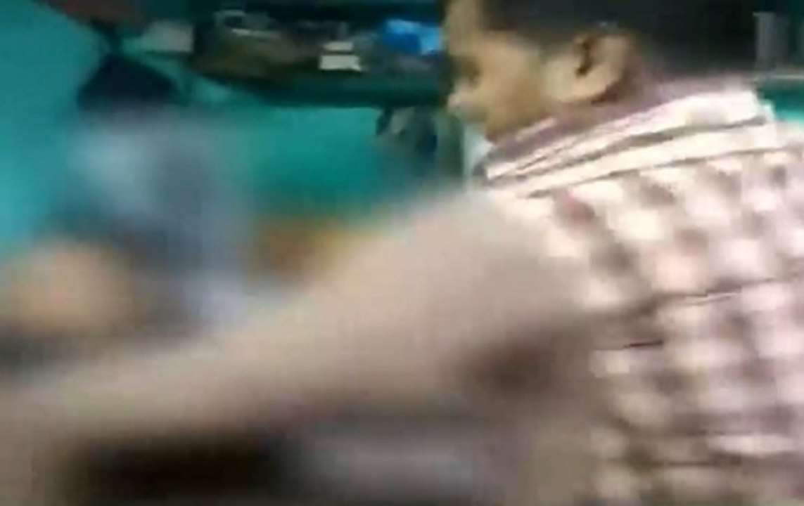 'Jaldi Maaro', Shouts Mother From Behind As Father Brutalises Kid