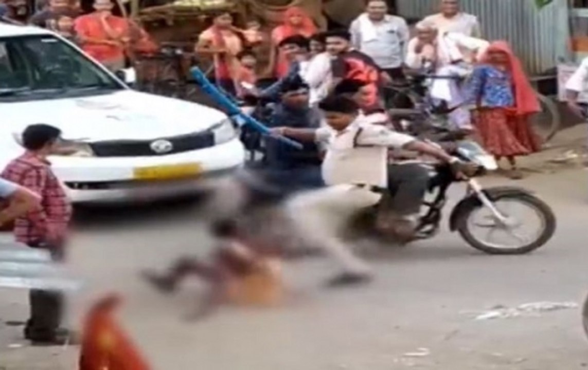 Police Officer Thrashes Mentally Unstable Person In MP's Bhind