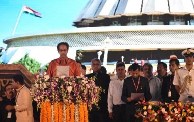 Uddhav Takes Oath As CM Of Maharashtra Along With 6 Ministers