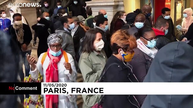 Власти раздают маски и штрафуют за их отсутствие