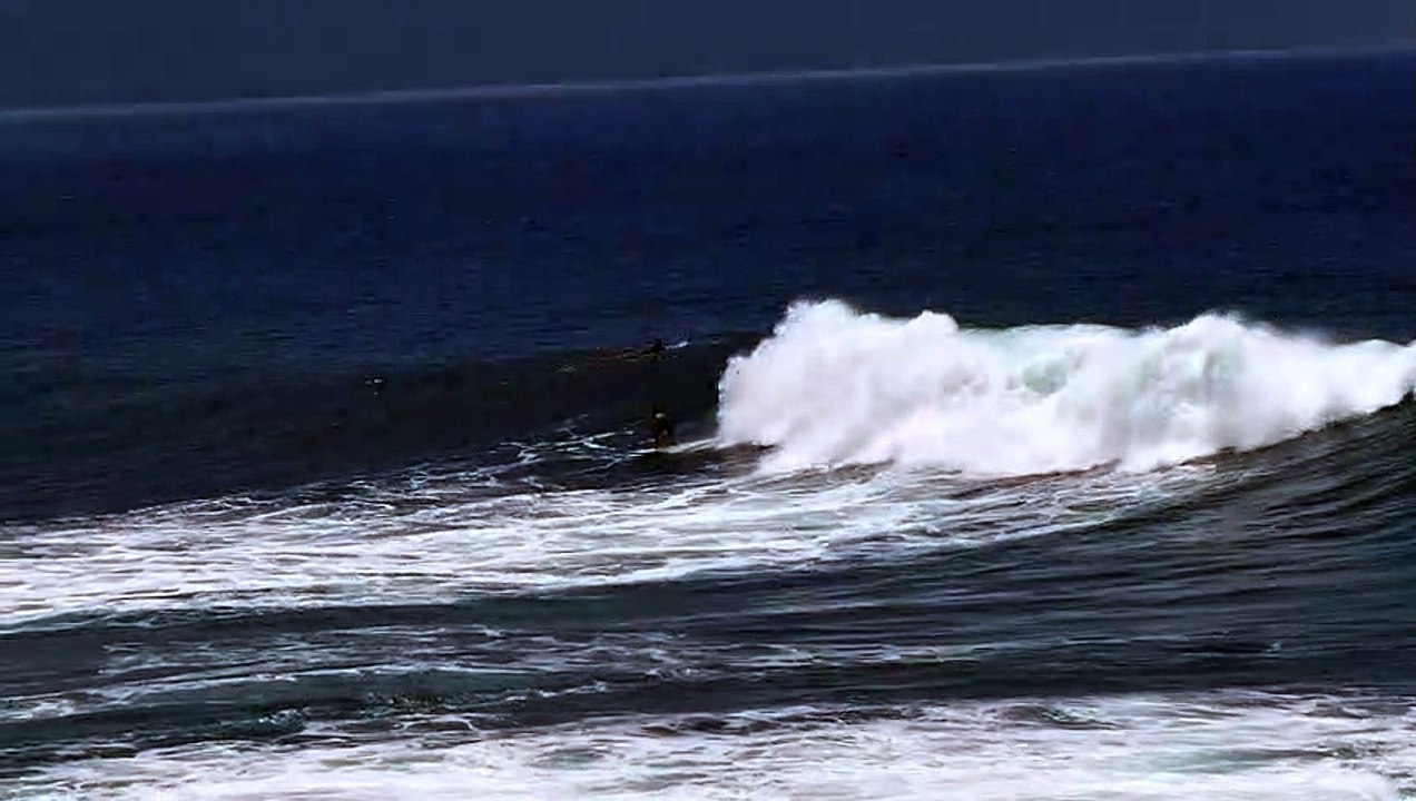 Waimea Bay High Surf Advisory! North Shore Oahu, Hawaii.