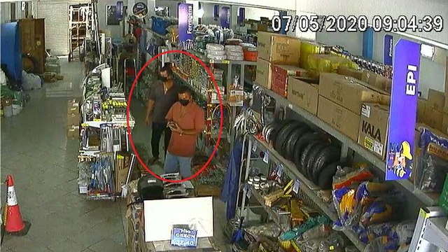 LADRÕES FURTANDO CADEADOS EM PEDRAS DE FOGO