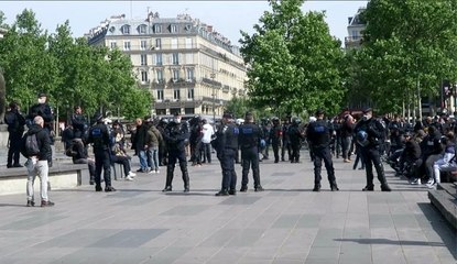 Fransa'da "Sarı Yelekliler" polis engeline takıldı