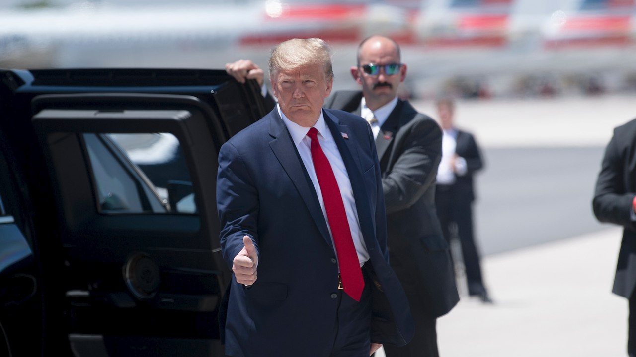 ‘Wear masks in White House’, Trump tells staff after two aides test positive for coronavirus