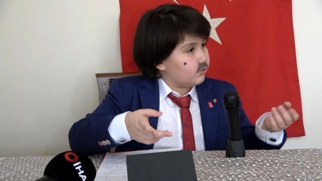 İlkokul öğrencisi, Fahrettin Koca taklidiyle kırıp geçirdi