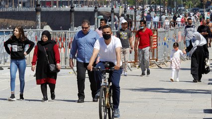 تخفيف إجراءات التعبئة العامة بلبنان وسط تحذيرات من موجة ثانية لكورونا