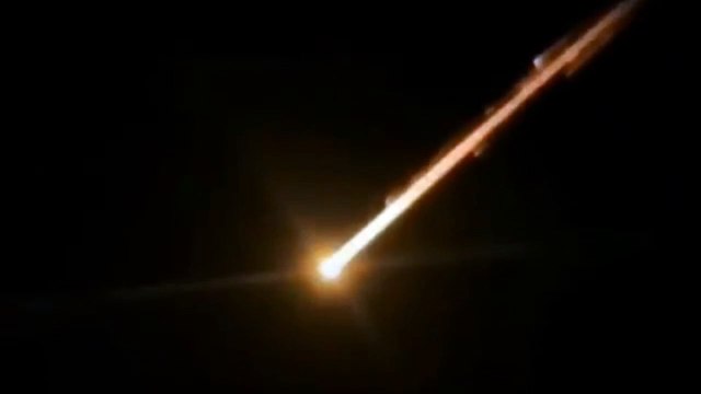 Meteor Jatuh Gemparkan Indonesia!! Fenomena² Alam Aneh Terbaru 2020 1.590.624 x ditonton Video on the spot terbaru 1,55 jt subscriber Dipublikasikan tanggal 8 Mei 2020 Meteor Jatuh Gemparkan Indonesia!! Fenomena² Alam Aneh Terbaru 2020 Meteor