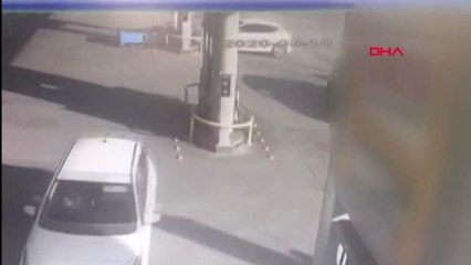 SULTANGAZİ'DE AKARYAKIT İSTASYONUNDA KORKU DOLU ANLAR