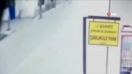 Otomobilin çarpıp kaçtığı polis ağır yaralandı...Kaza anları kamerada