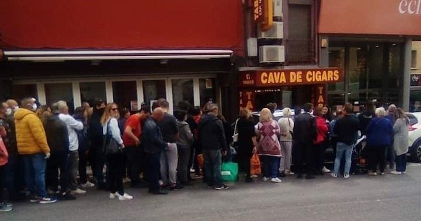 Déconfinement : des Français se ruent dans le village frontière du Perthus pour acheter cigarettes et alcool