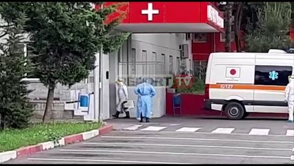 Report TV -Gruaja shtatzënë nga Fieri me COVID-19 mbërrin në Spitalin Infektiv