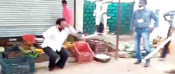 अमानवीय- बैतूल में लॉकडाउन तोड़ने पर 71 साल के बुजु्र्ग से लगवाई उठक-बैठक