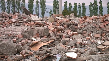 “Mal” inerteshnë Thumanë/ Pritet zgjidhje pas shembjes së godinave që u dëmtuan nga tërmeti