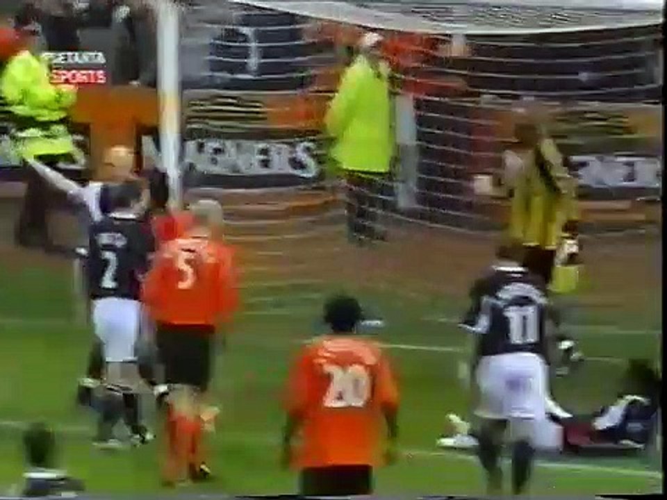 06/11/2004 - Dundee v Dundee United - Scottish...
