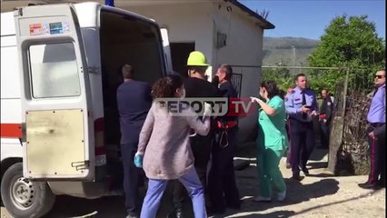 Download Video: Report TV -VIDEO/ Momenti tragjik kur nxirret pa shenja jete nga pusi një nga viktimat në Berat