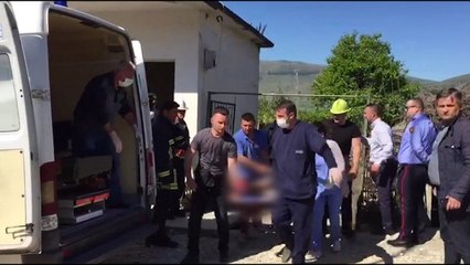 Report TV -Tragjike në Berat/Po pastronin pusin dhe asfiksohen nga gazi, vdes xhaxhai dhe 2 nipat...