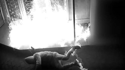 İş yerini kundaklamak isterken kendini yakan zanlının görüntüleri ortaya çıktı